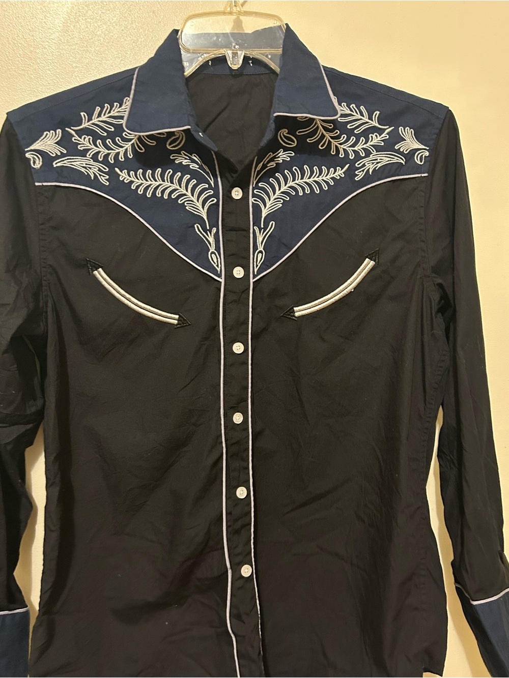 Coofandy Men's Black Western Embroidered Button-Down Shirt with Navy Yoke Sz M